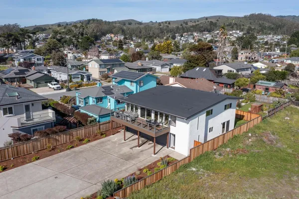 $2,998,000 | 355 Ave Alhambra, El Granada, CA 94018
