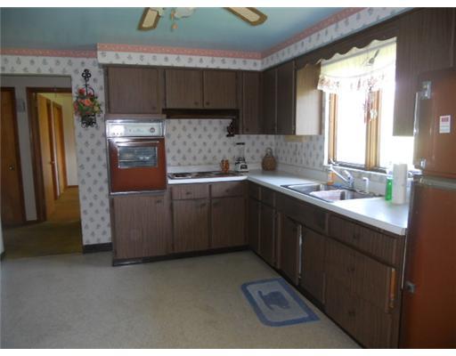 10 Water Dam Road McDonald, PA 15057 - Photo 2 of 6 Kitchen.