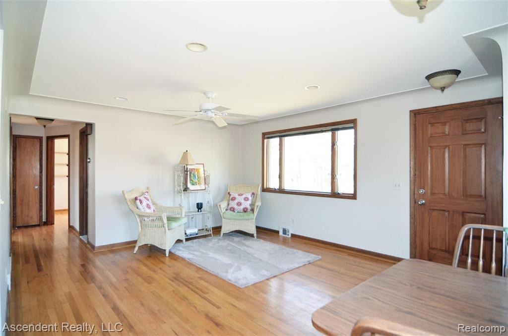 111 South Helen Avenue Rochester, MI 48307 - Photo 5 of 28