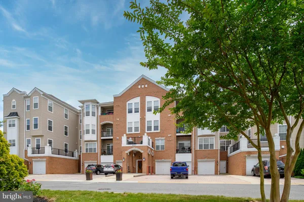 $390,000 | 8601 Roaming Ridge Way, Unit 304, Odenton, MD 21113