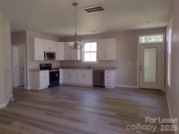 $1,995 | 305 North Crigler Street, Charlotte, NC 28216