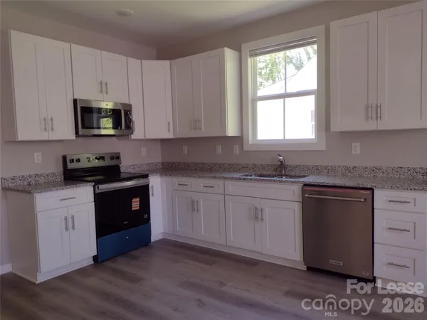 $1,995 | 305 North Crigler Street, Charlotte, NC 28216