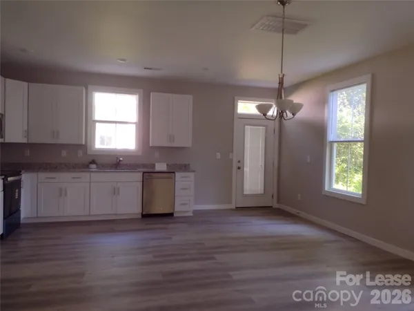 $1,995 | 305 North Crigler Street, Charlotte, NC 28216