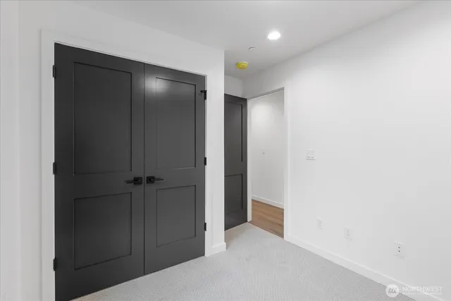 $689,950 | 10734 Interlake Avenue North, Seattle, WA 98133