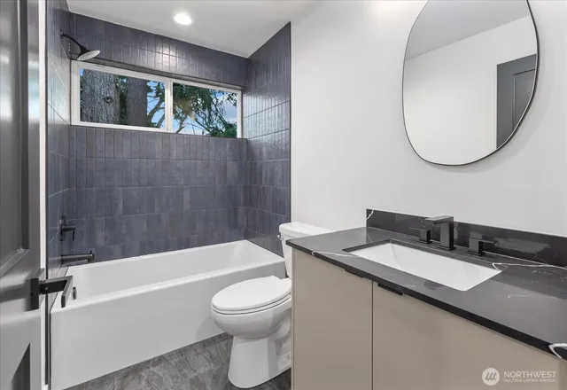 $689,950 | 10734 Interlake Avenue North, Seattle, WA 98133