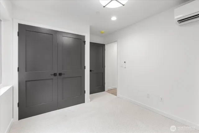 $689,950 | 10734 Interlake Avenue North, Seattle, WA 98133