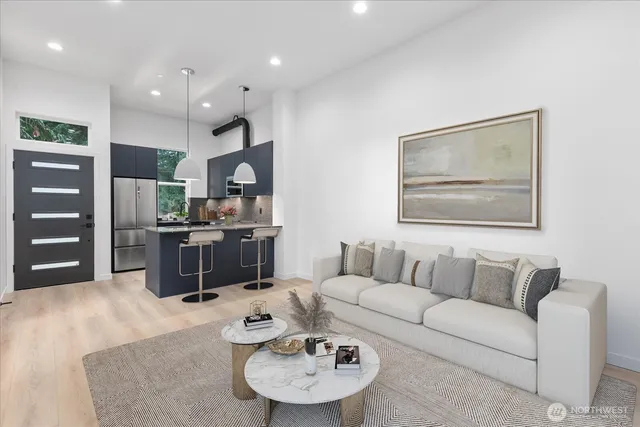 $689,950 | 10734 Interlake Avenue North, Seattle, WA 98133