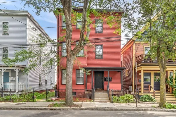 $3,100 | 49 Harrison Street, Unit 2, Somerville, MA 02143
