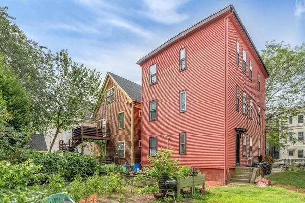 $3,100 | 49 Harrison Street, Unit 2, Somerville, MA 02143