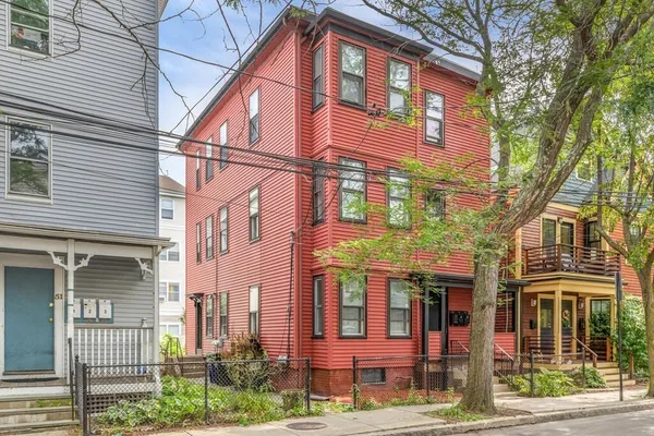 $3,100 | 49 Harrison Street, Unit 2, Somerville, MA 02143