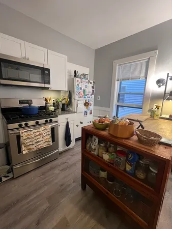 $3,100 | 49 Harrison Street, Unit 2, Somerville, MA 02143