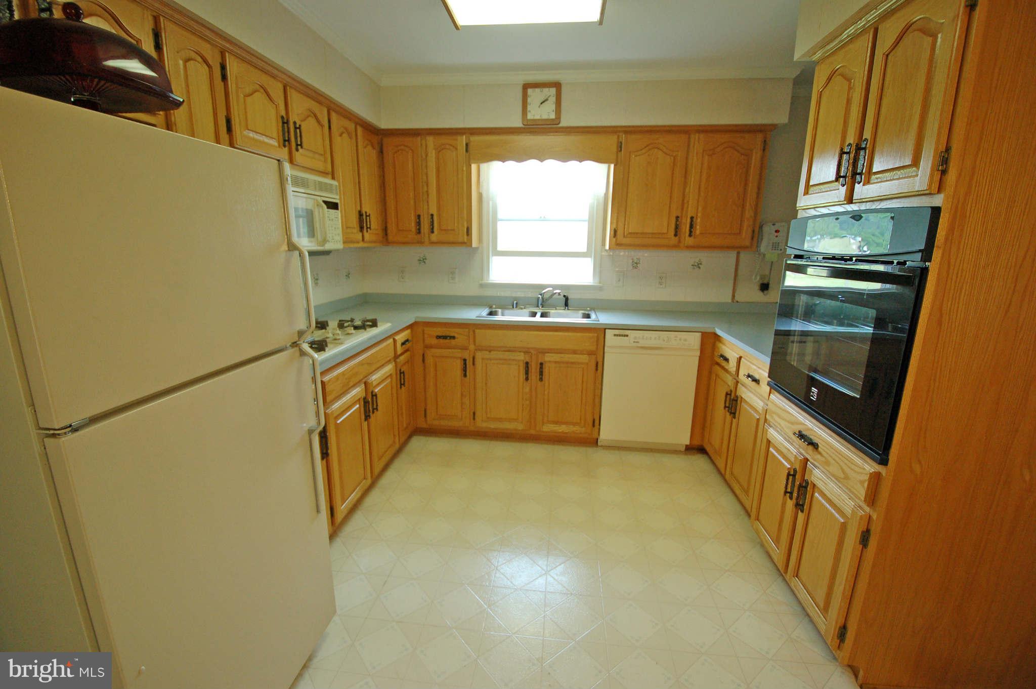 9139 New Road McDaniel, MD 21647 - Photo 4 of 12 Kitchen