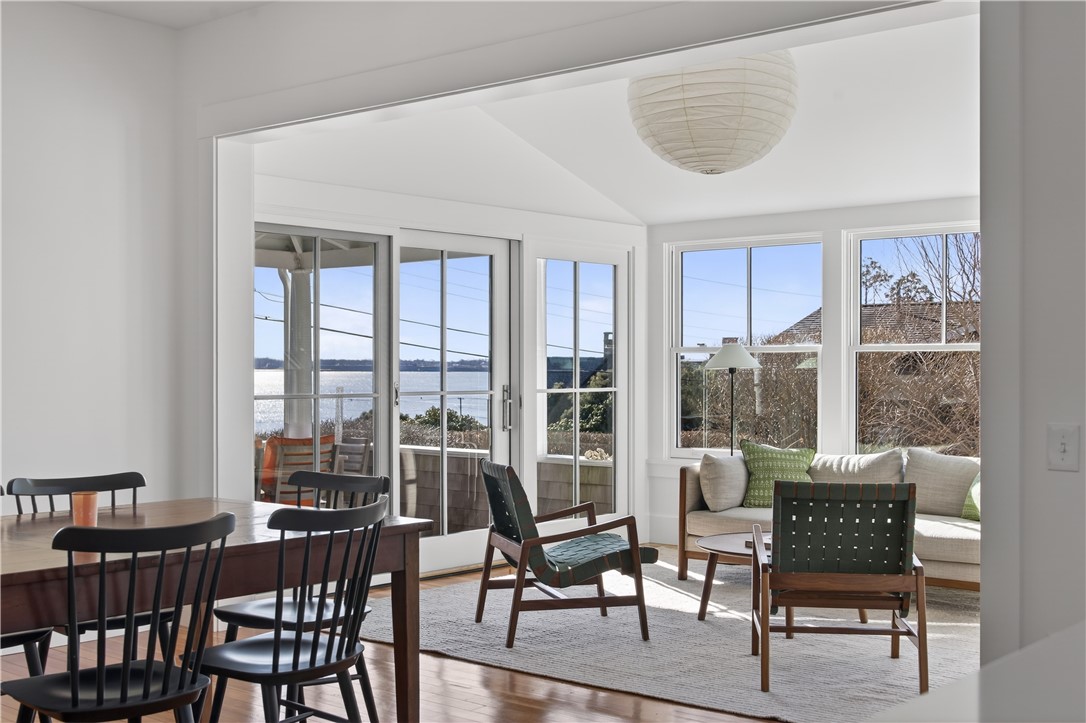 47 Longfellow Road Jamestown, RI 02835 - Photo 8 of 34 Sitting room - Harbor views
