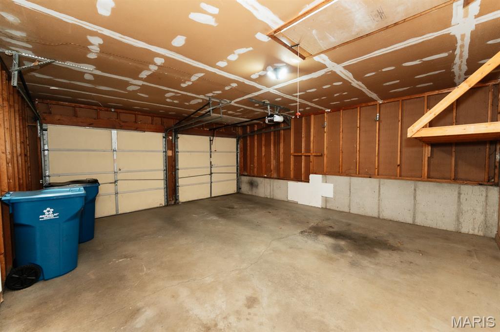 4319 Rockspur Court St. Louis, MO 63128 - Photo 8 of 28 Gallery Image 8