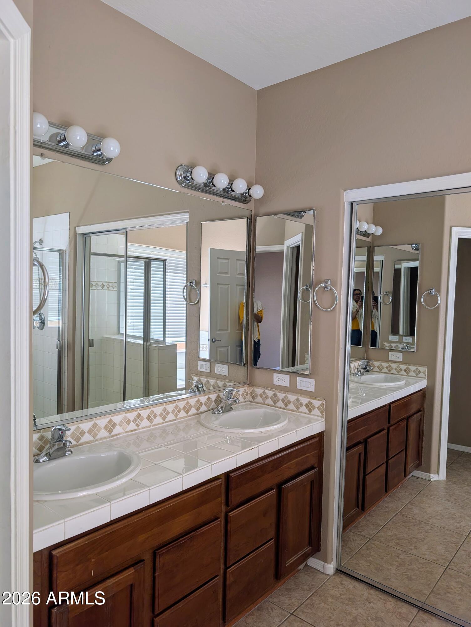 5307 West Beverly Road Laveen, AZ 85339 - Photo 18 of 30 OWNER'S BATH