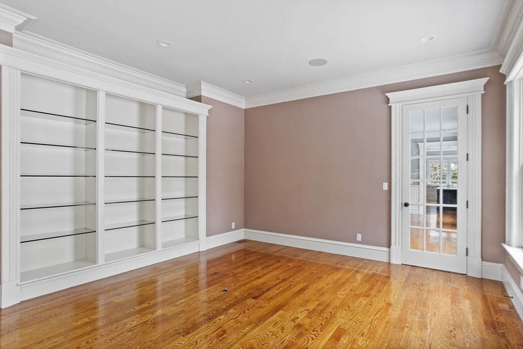 23 Burroughs Road Lexington, MA 02420 - Photo 5 of 27