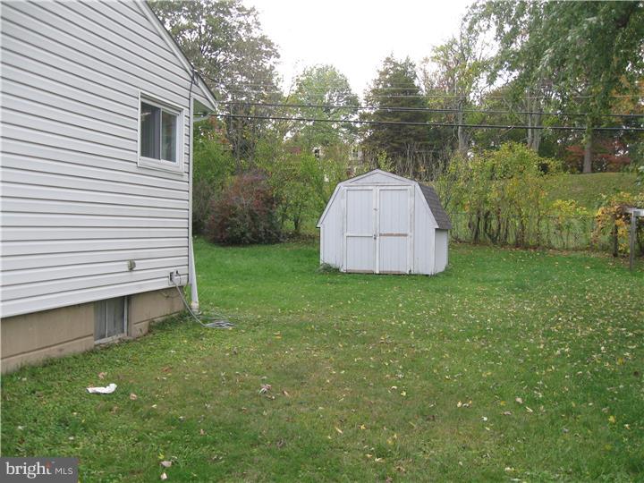 28 St Dunstans Road Hatboro, PA 19040 - Photo 4 of 10 Storage Shed