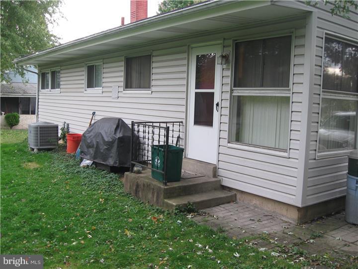 28 St Dunstans Road Hatboro, PA 19040 - Photo 6 of 10 Exterior Back