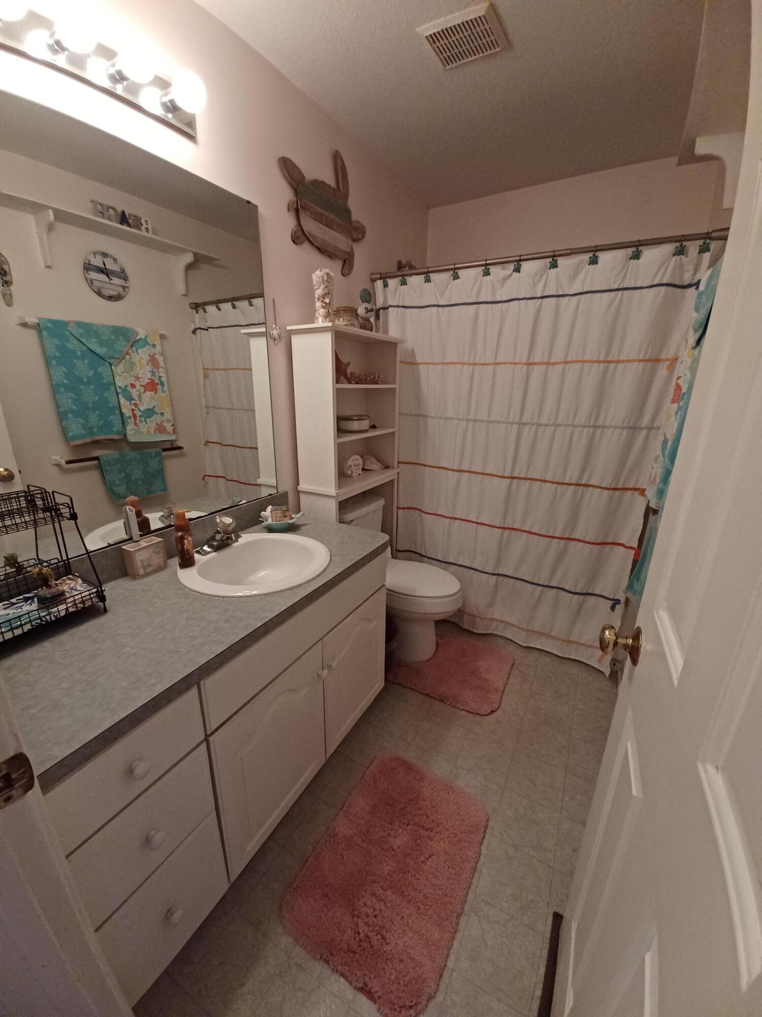 7065 Hollow Road Southwest Pataskala, OH 43062 - Photo 26 of 57 Hall bath