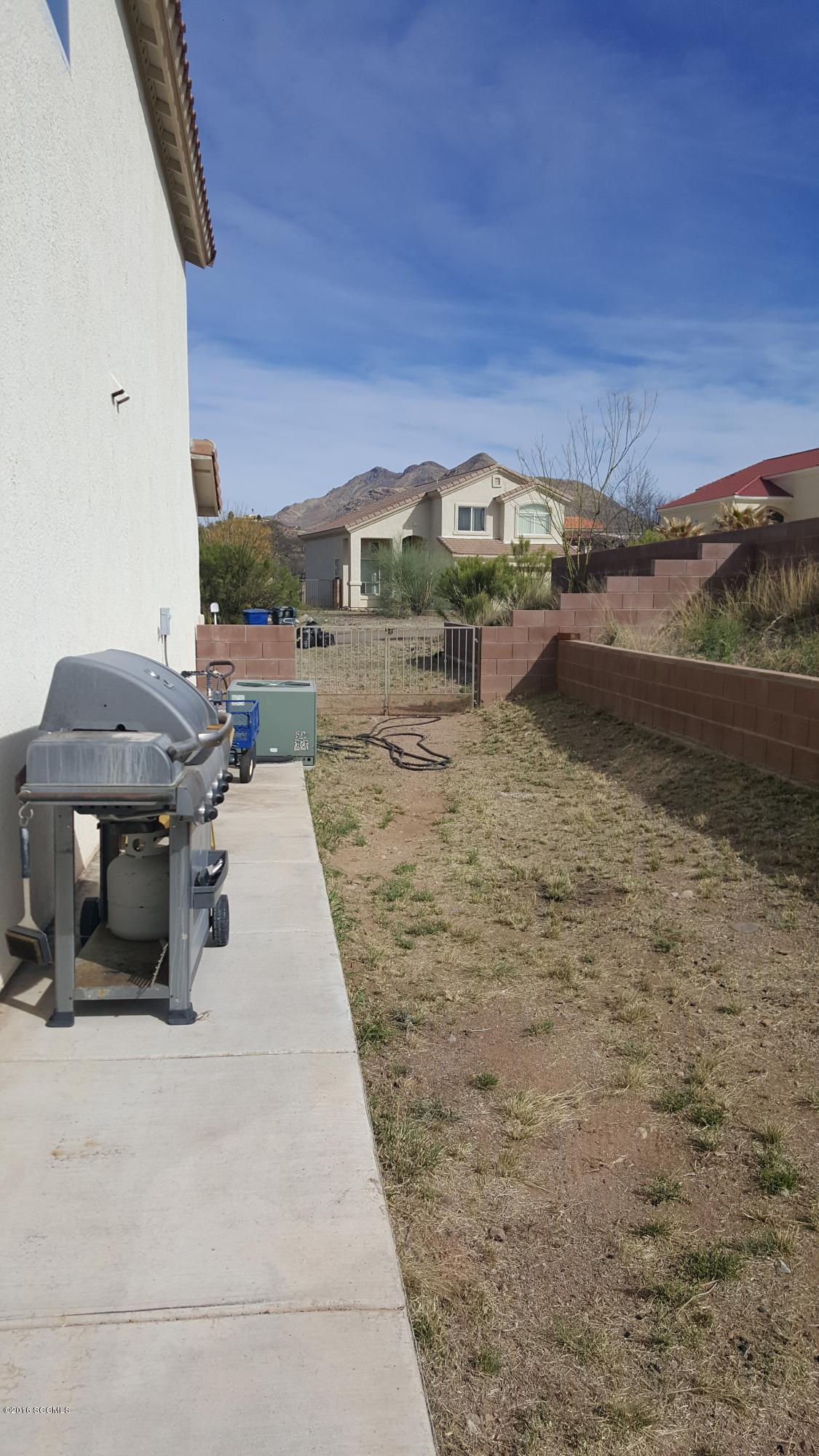 467 Sueno Court Rio Rico, AZ 85648 - Photo 3 of 16