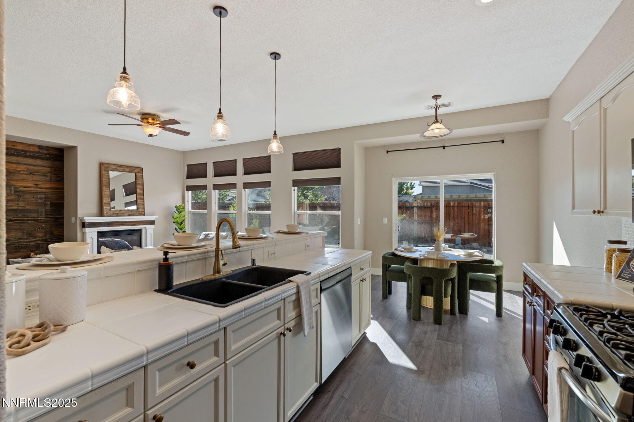 10265 Donnay Court Reno, NV 89521 - Photo 23 of 41 23-web-or-mls-DSC09629