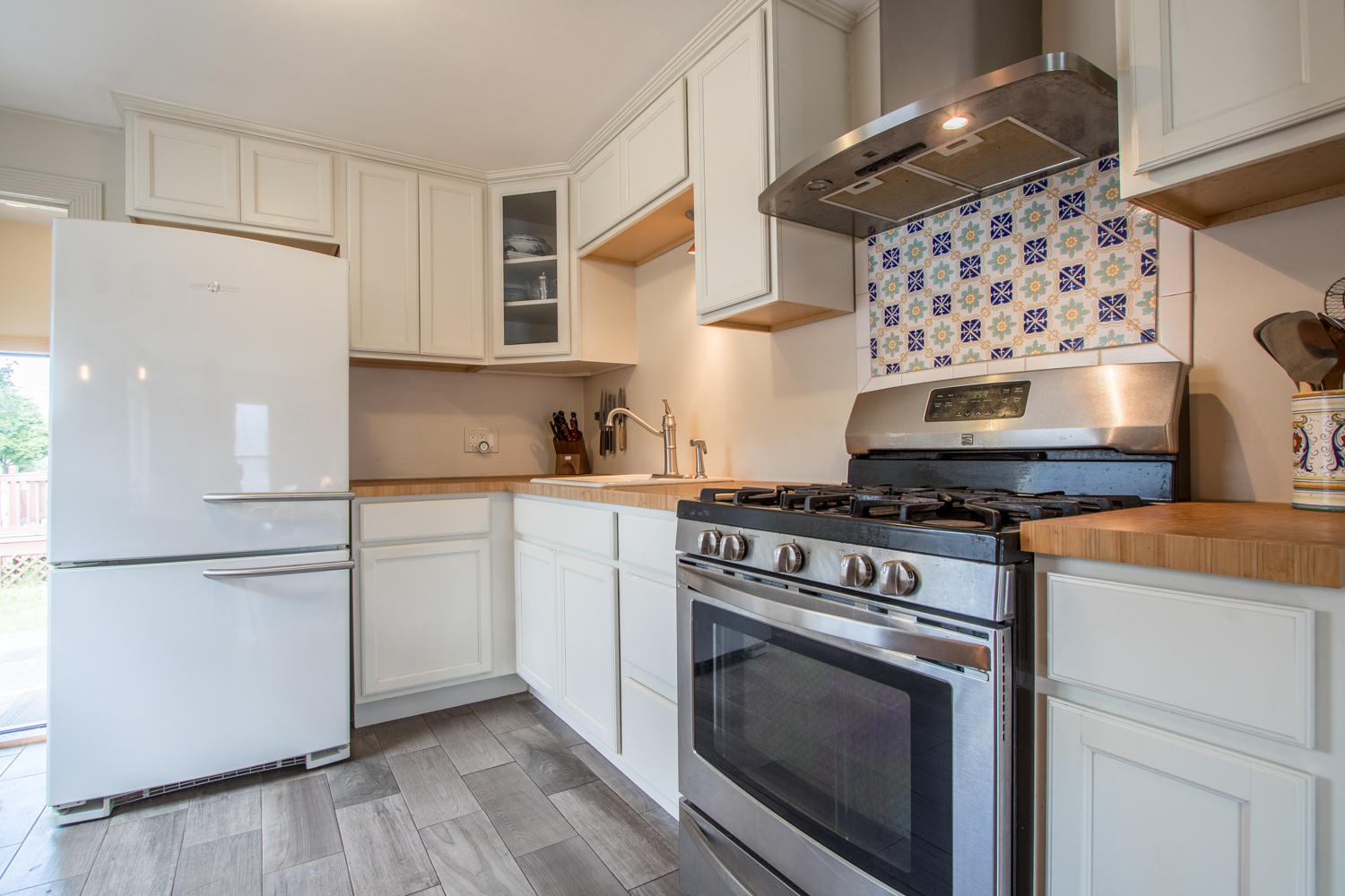 114 Bonnybriar Road South Portland, ME 04106 - Photo 11 of 37 20200612rf-71010
