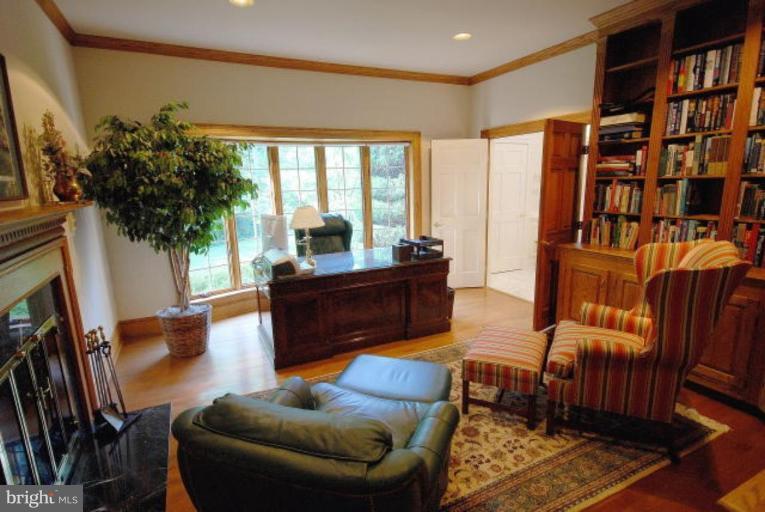 7218 Braddock Road Annandale, VA 22003 - Photo 6 of 30 Library