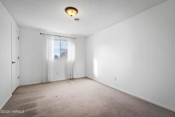 $195,000 | 701 South 38th Avenue, Unit 20, Yakima, WA 98902