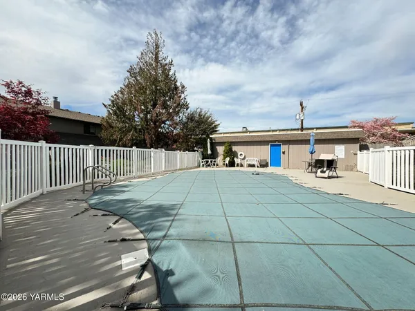 $195,000 | 701 South 38th Avenue, Unit 20, Yakima, WA 98902