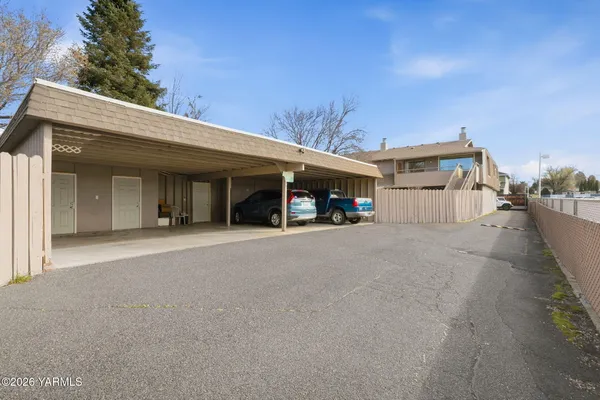 $195,000 | 701 South 38th Avenue, Unit 20, Yakima, WA 98902