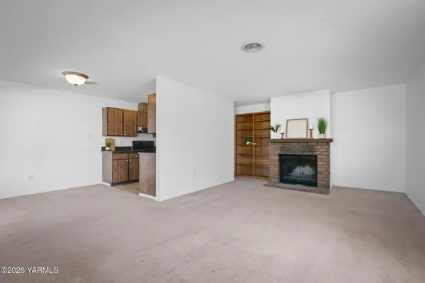 $195,000 | 701 South 38th Avenue, Unit 20, Yakima, WA 98902