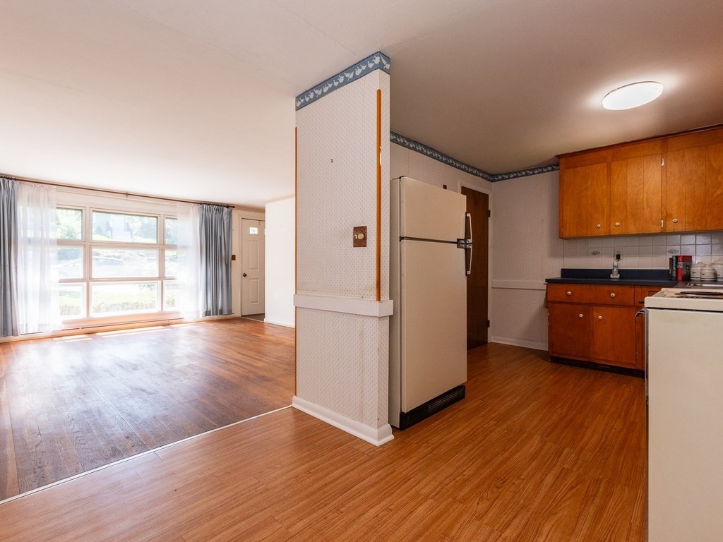 163 Ravenswood Road Waltham, MA 02453 - Photo 5 of 27 Gallery Image 5