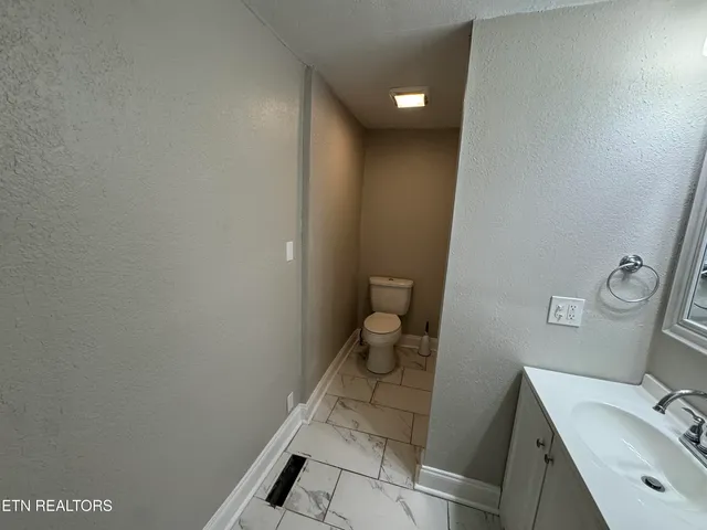 $449,900 | 1924 Sunny Lane, Knoxville, TN 37912