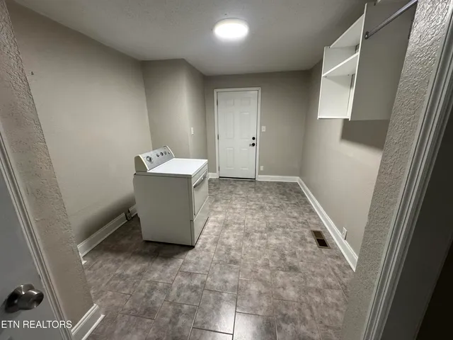 $449,900 | 1924 Sunny Lane, Knoxville, TN 37912