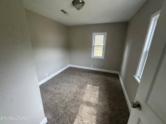 $449,900 | 1924 Sunny Lane, Knoxville, TN 37912