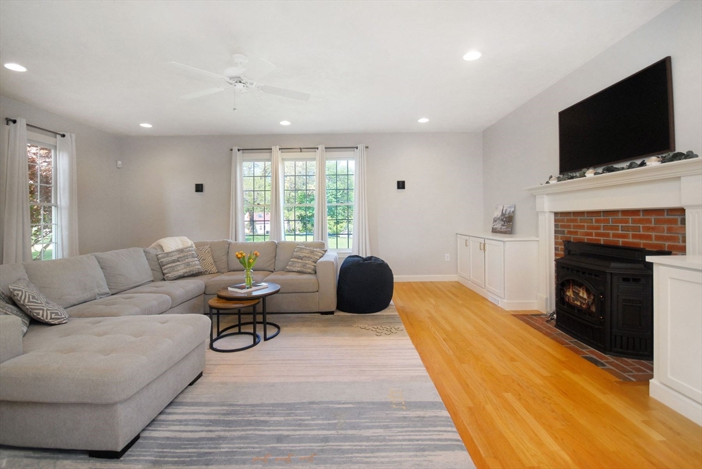 4 Lanes End Road Stow, MA 01775 - Photo 29 of 42