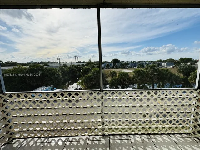 a picture of a building