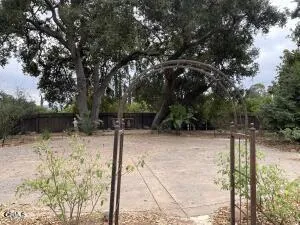 $3,600 | 718 South La Luna Avenue, Ojai, CA 93023