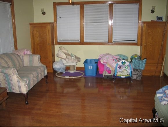 2045 South 6th Street Springfield, IL 62703 - Photo 3 of 12