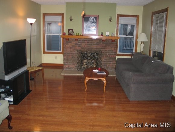 2045 South 6th Street Springfield, IL 62703 - Photo 4 of 12