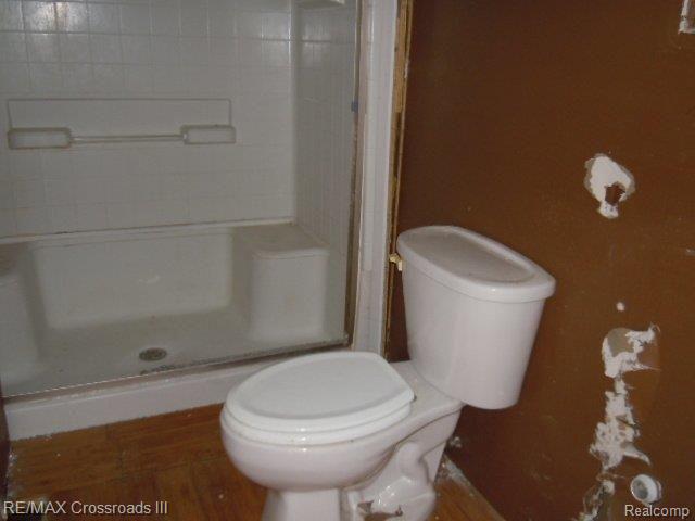 47020 Harris Road Belleville, MI 48111 - Photo 5 of 11 BATH 2.jpg