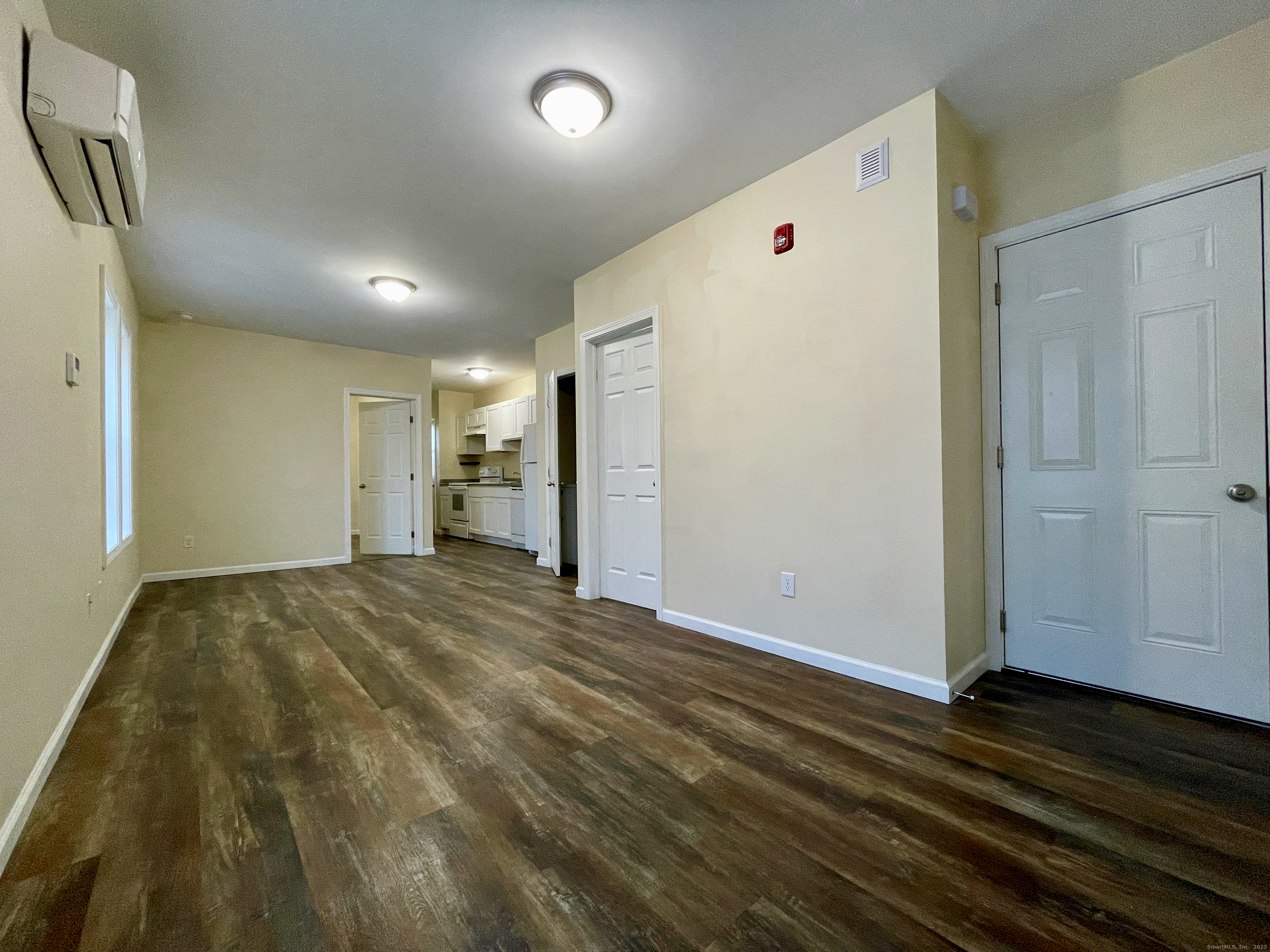 14 Dwight Street, Unit 1A Bristol, CT 06010 - Photo 4 of 16