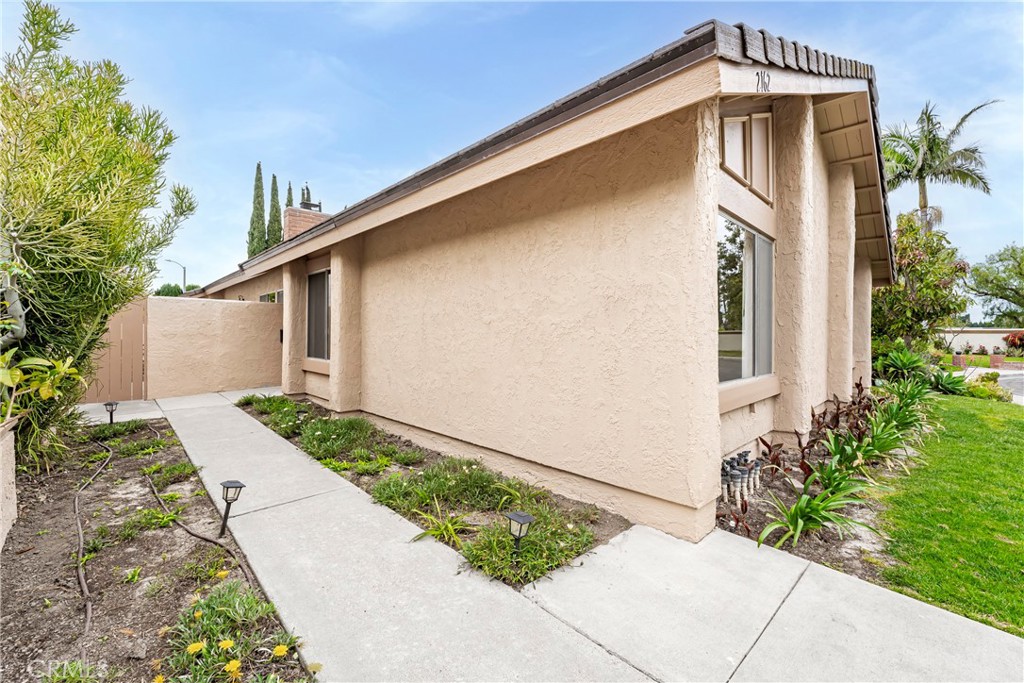 2162 Sweetbriar Road Tustin, CA 92780 - Photo 2 of 33
