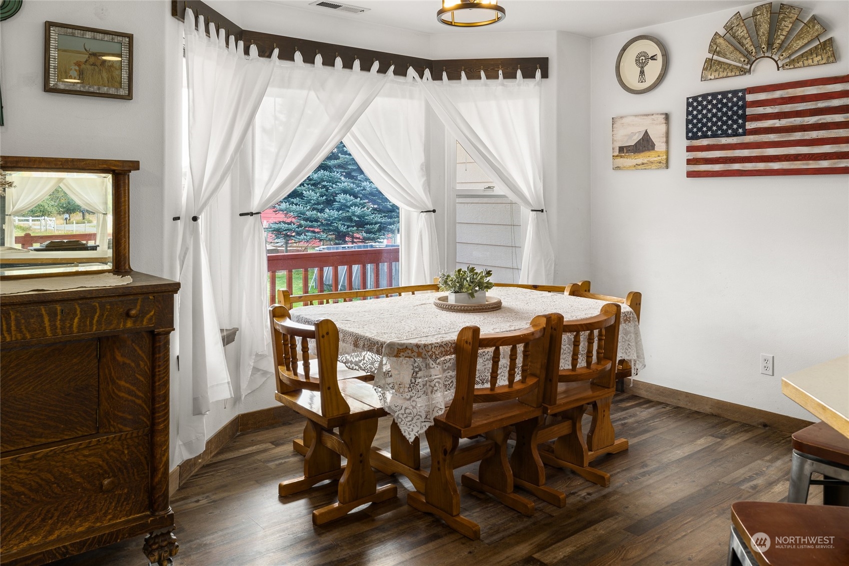 720 Klocke Road Ellensburg, WA 98926 - Photo 14 of 40 a view of a dining room with furniture window and wooden floor