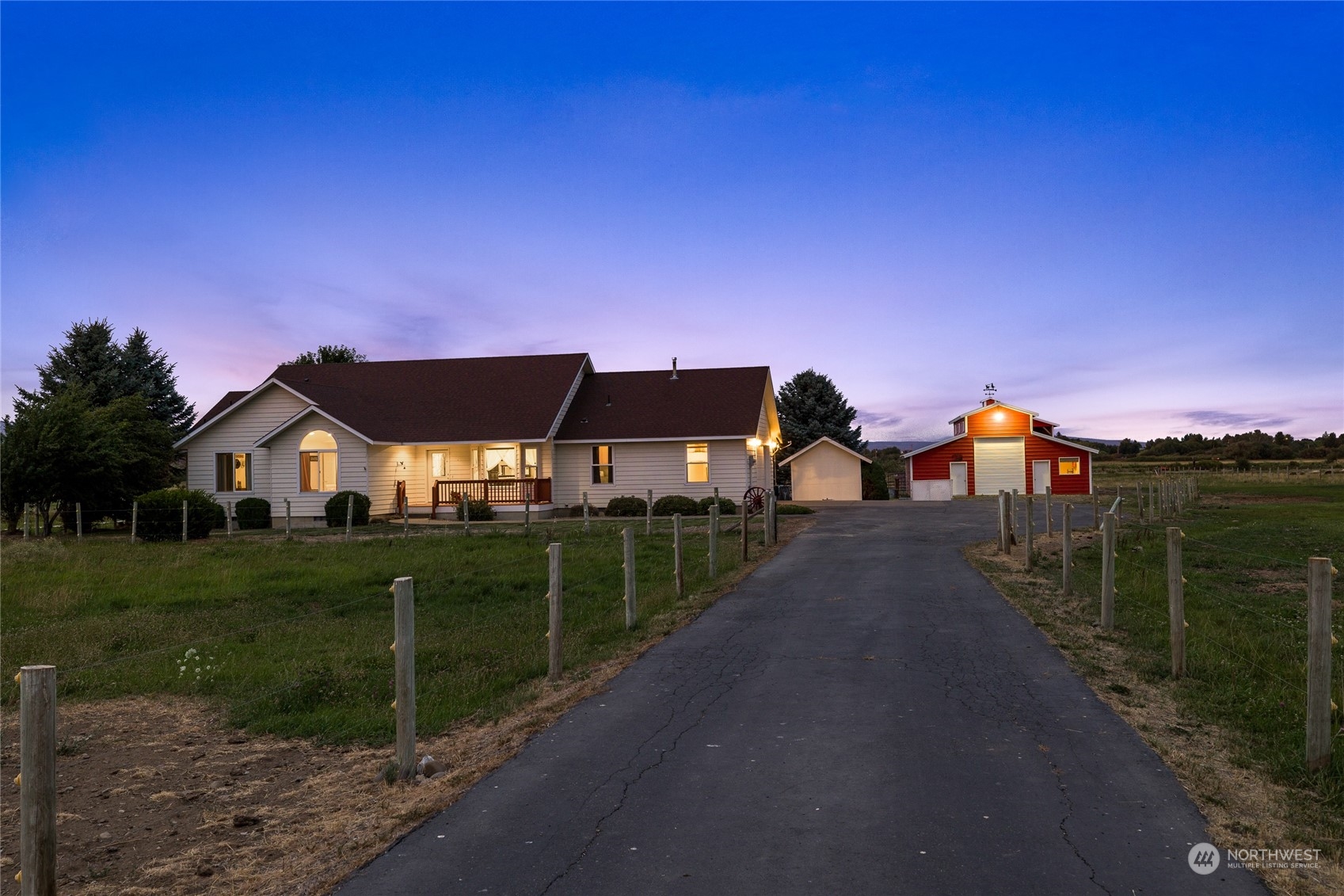 720 Klocke Road Ellensburg, WA 98926 - Photo 5 of 40 a view of a house with a yard