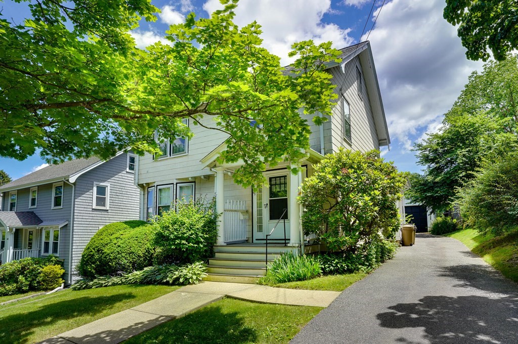 62 Robbins Road Arlington, MA 02476 - Photo 26 of 29 Gallery Image 26
