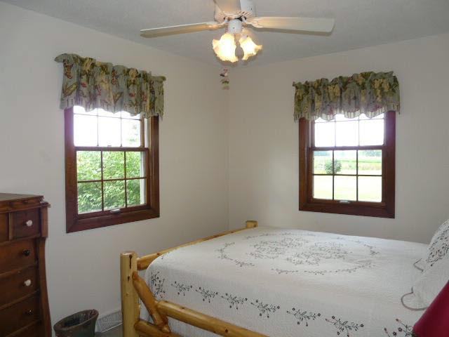 1890 West Rauch Temperance, MI 48182 - Photo 19 of 20 2nd Bedroom