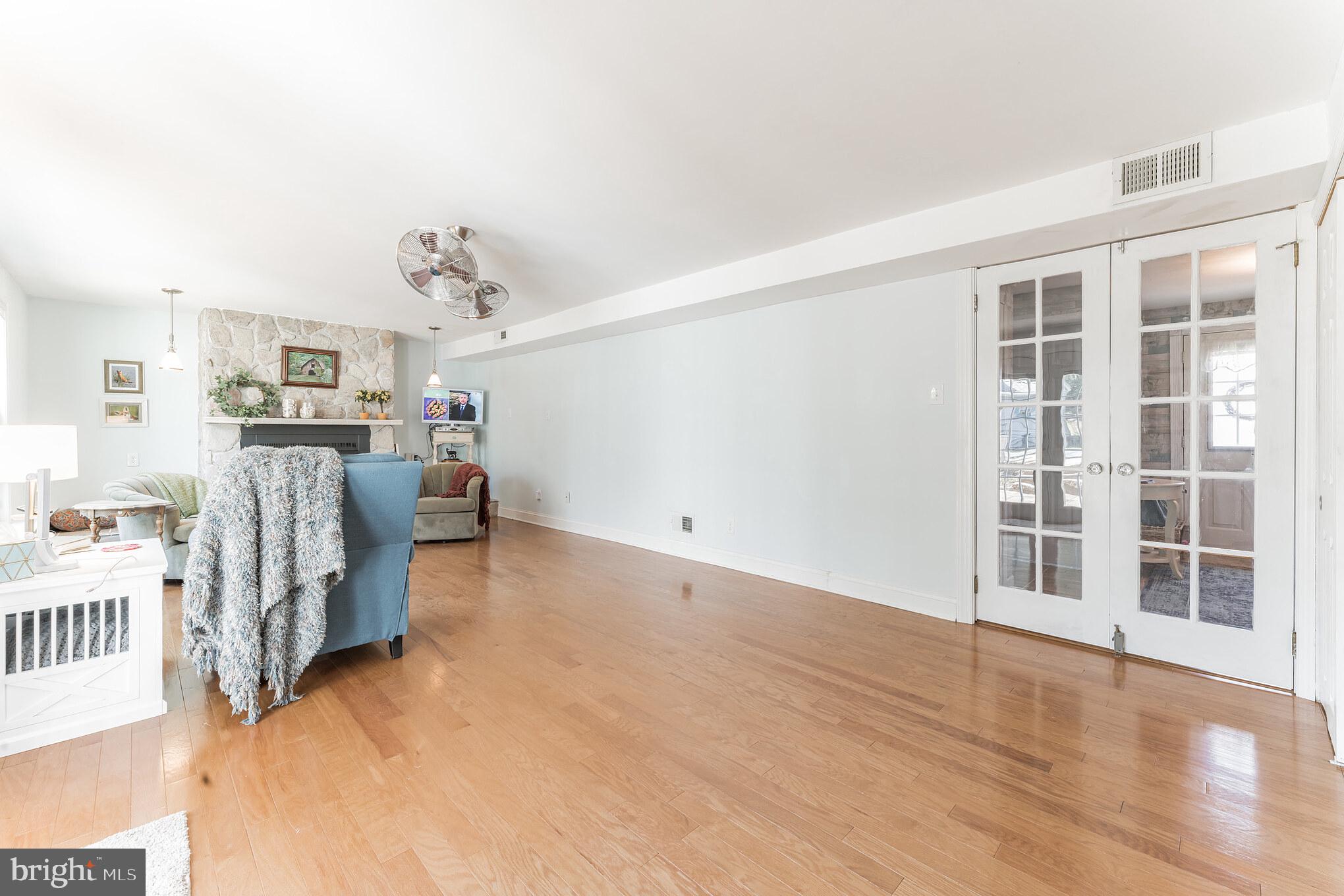 1543 Windmill Road Warminster, PA 18974 - Photo 6 of 24 Gallery Image 6
