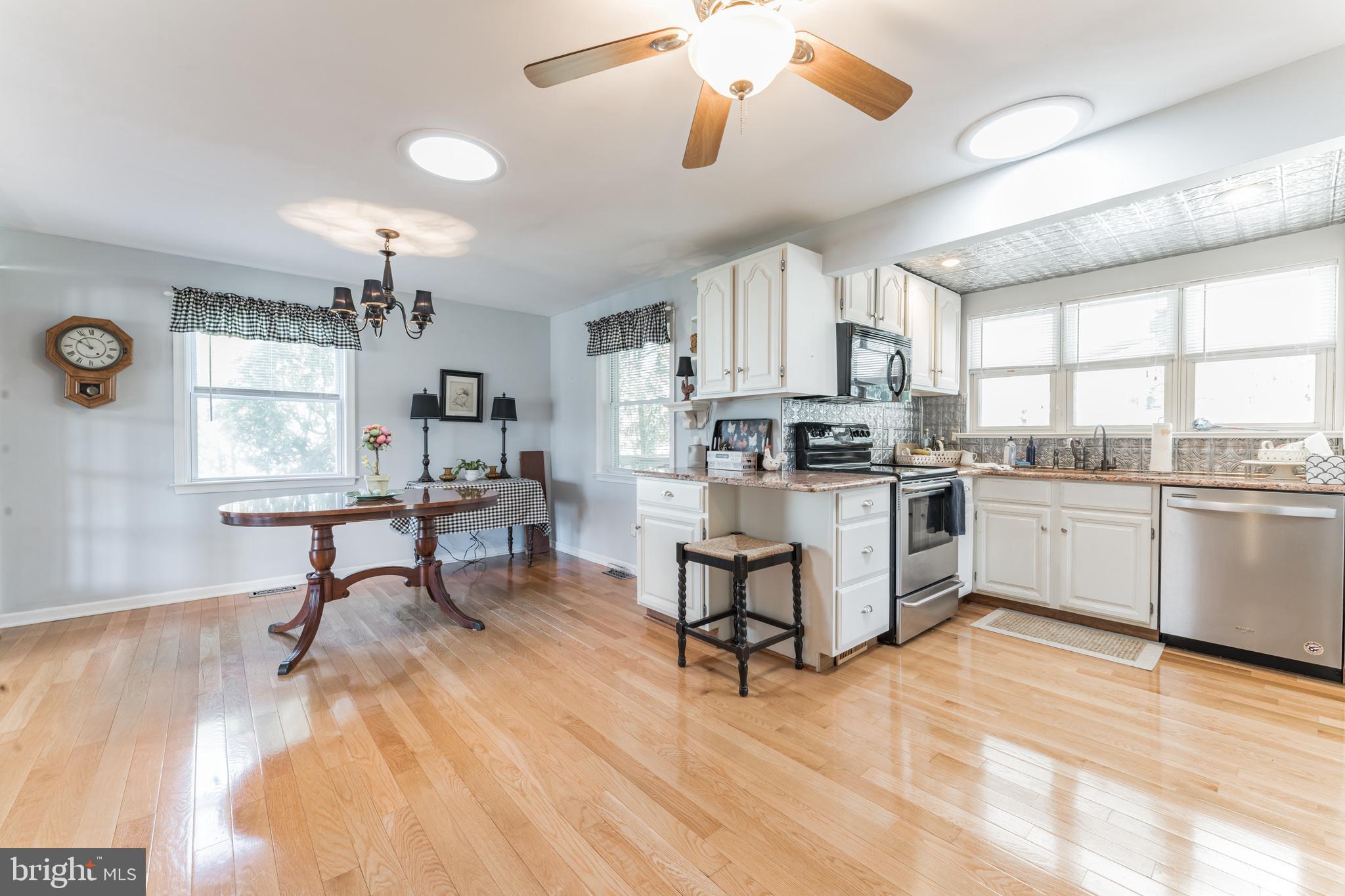 1543 Windmill Road Warminster, PA 18974 - Photo 9 of 24 Gallery Image 9
