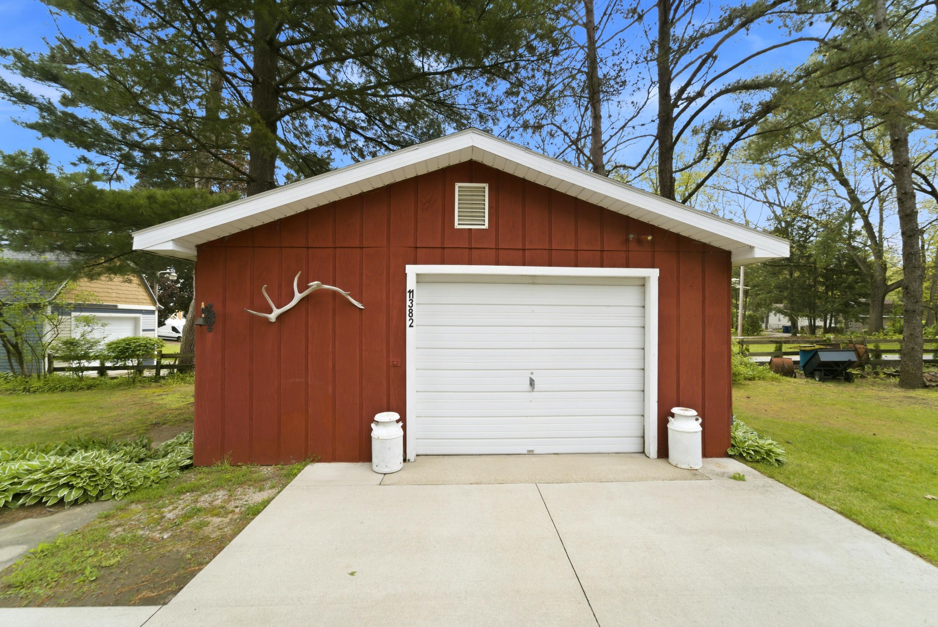 11382 Samual Drive Walkerton, IN 46574 - Photo 36 of 50 3000x2005